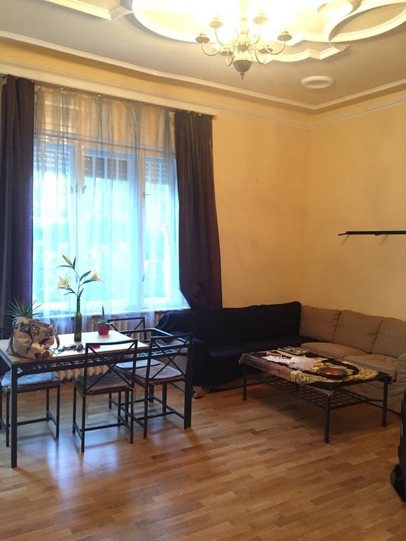 Hotel Rose Valley Budapest Ngoại thất bức ảnh