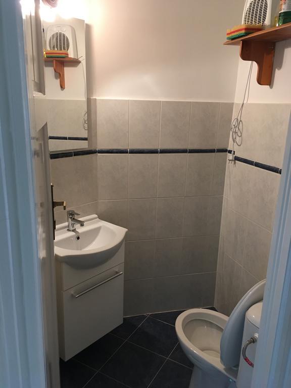 Hotel Rose Valley Budapest Ngoại thất bức ảnh